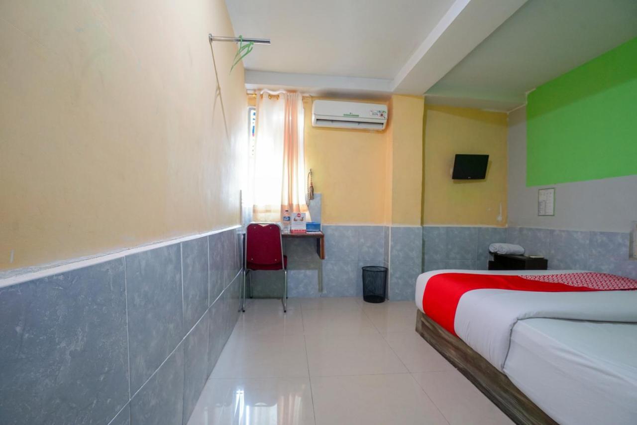 Oyo 1495 Hotel Lendosis Palembang Exterior photo