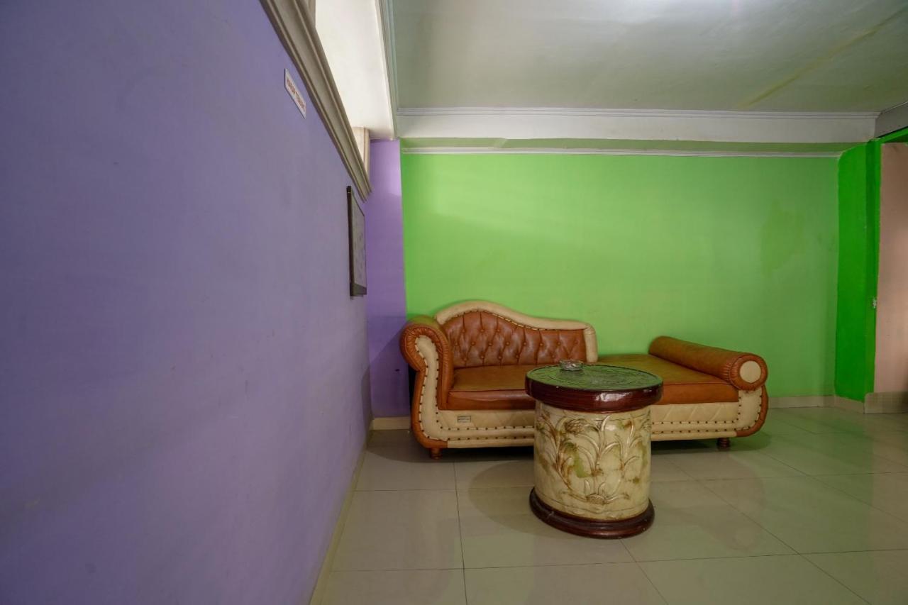 Oyo 1495 Hotel Lendosis Palembang Exterior photo